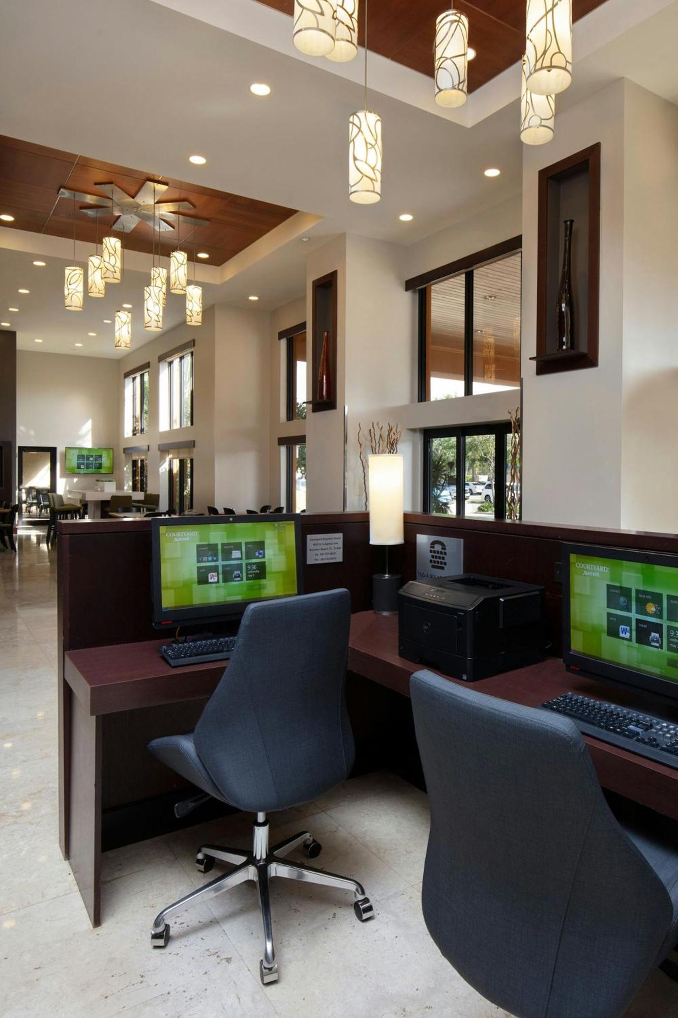 Courtyard By Marriott Boynton Beach Exterior photo